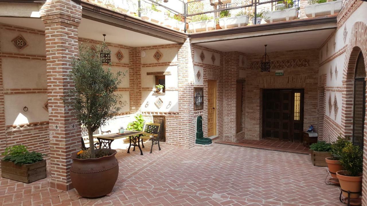 Apartmentos El Alfar Del Sacramento Toledo Esterno foto